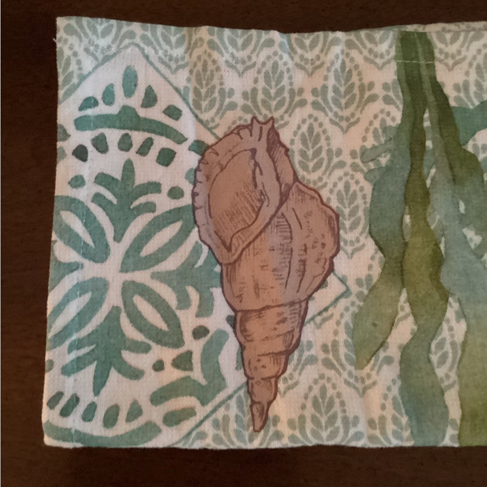 PRETTY SEAHORSE TEA TOWEL - Green and White - Picture 3 of 12